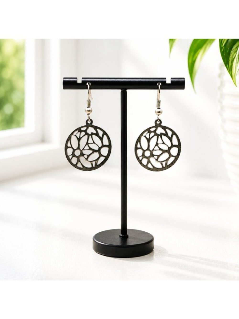 Vintage Boho Filigree Dangle Earrings Circle Cutout Metal Drop Earrings Black Si